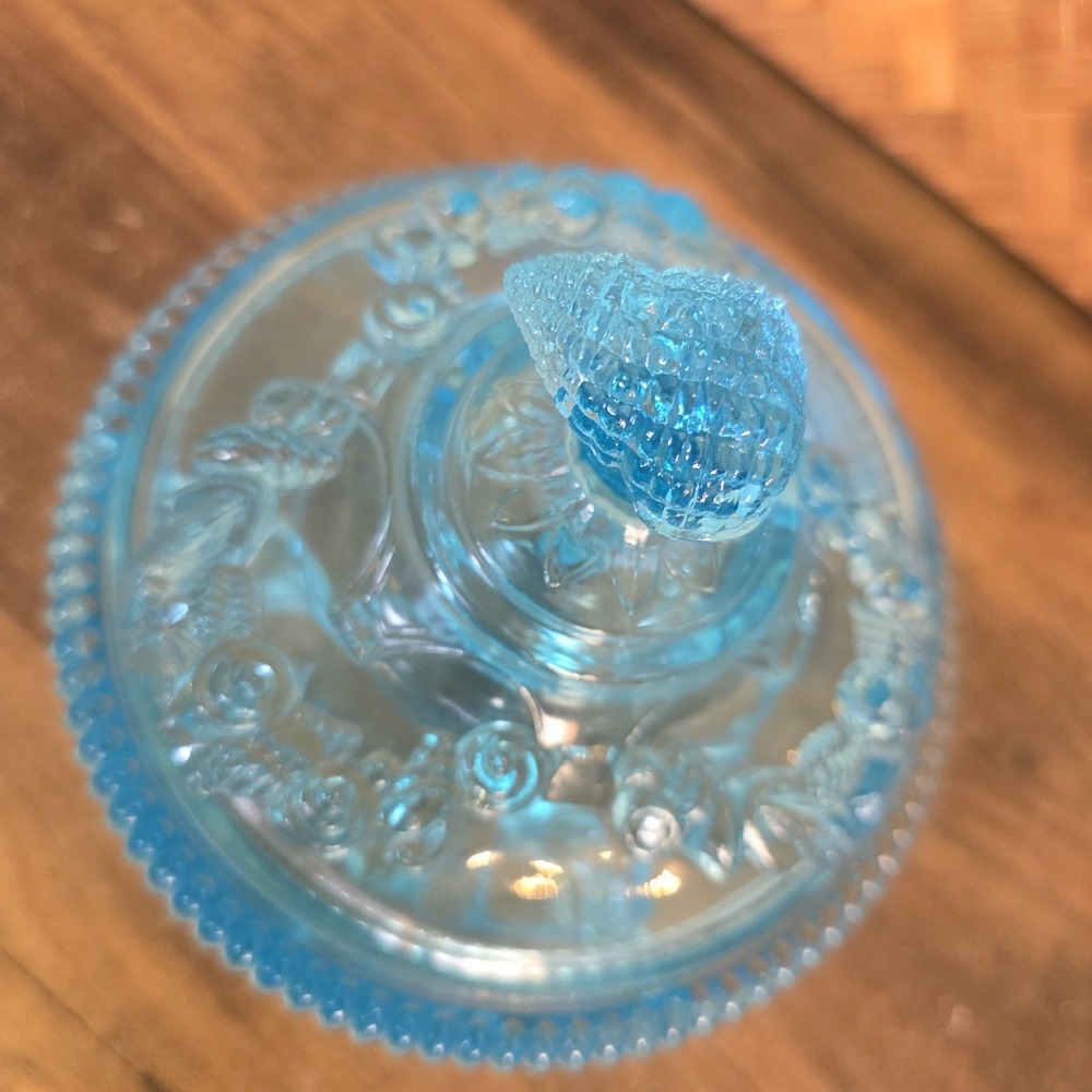 Westmoreland Argonaut Shell & Dolphin Aqua Footed Glass Candy Dish With Lid Blue - Picture 2 of 11